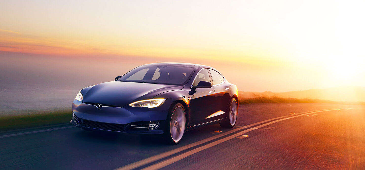 A Tesla továbbra is rekord eladással zárja a hónapokat
