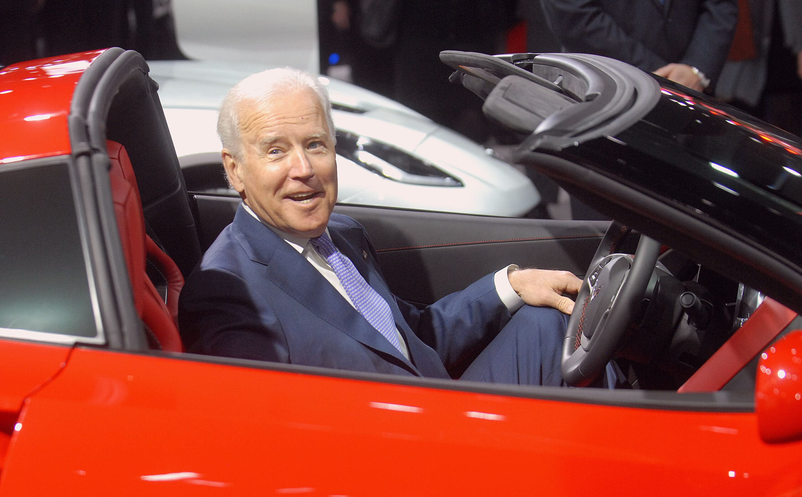 Joe Biden elnök és a Tesla