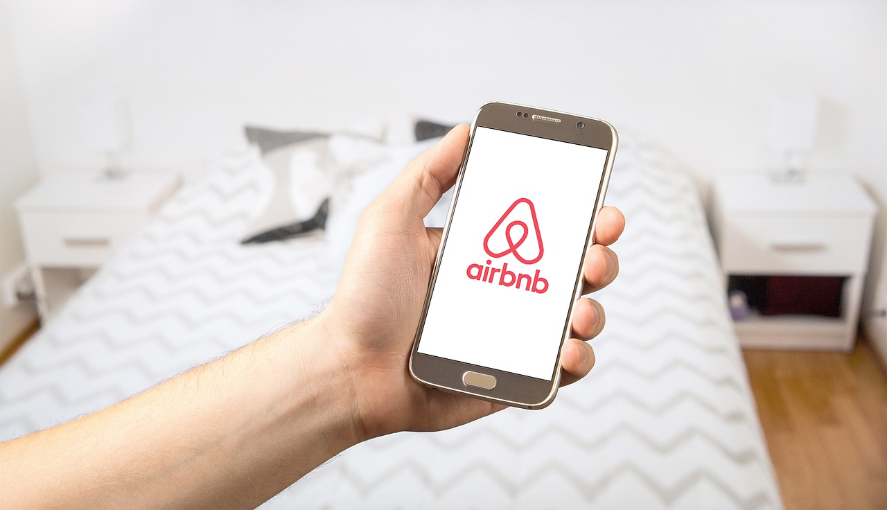 Az Airbnb leszámol a beltéri kamerákkal