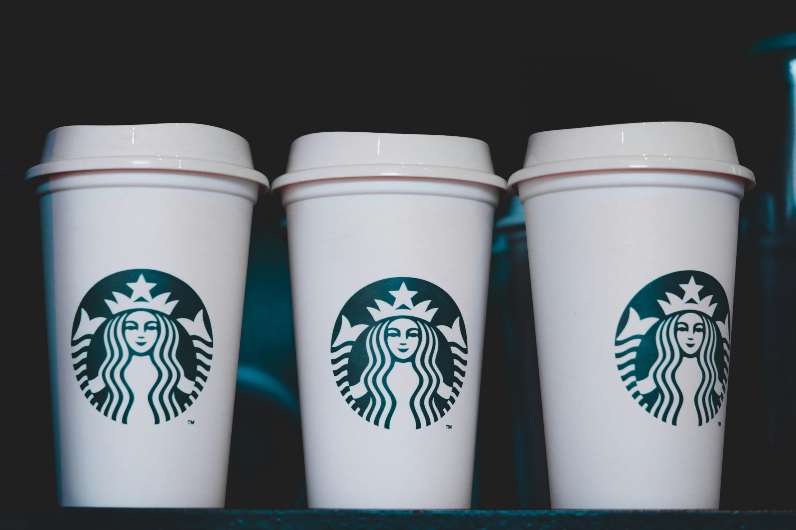 A Starbucks 450 amerikai kávézót zár be